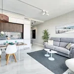 3095 Elegant Beachside In Puerto Banus アパート マルベーリャ